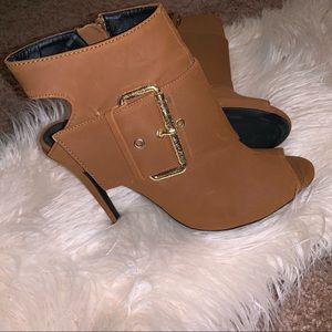 Rue 21 - Tan/Brown Heels